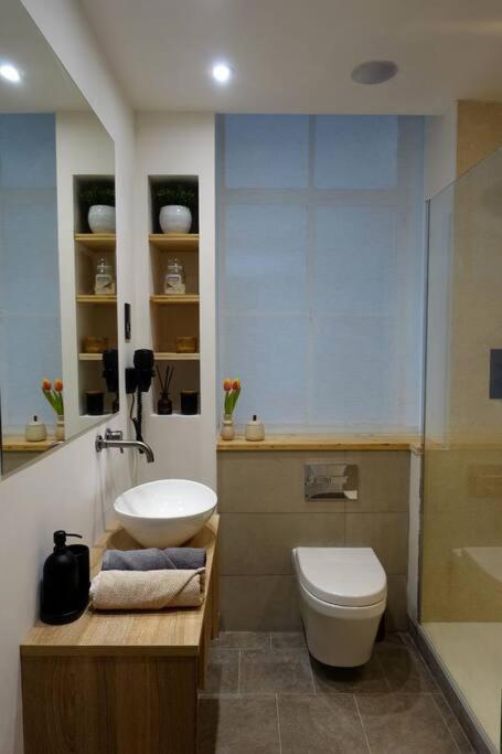 Stylish City-Centre Apartment With Balcony Liverpool Eksteriør bilde